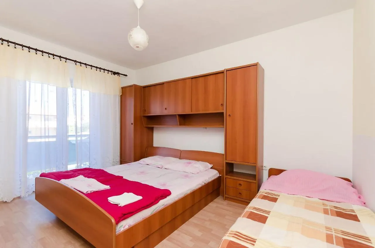 Apartments Rajka Lopar