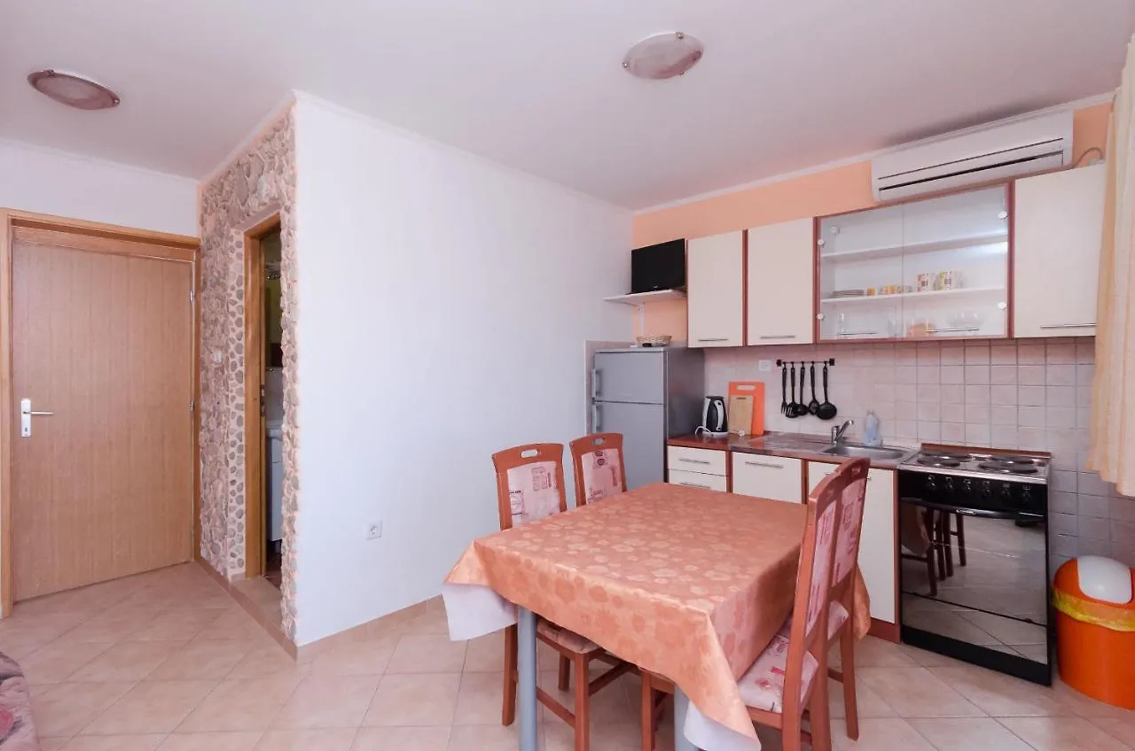 Apartments Rajka Lopar