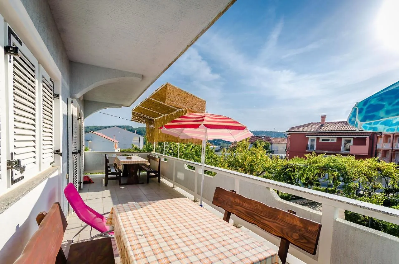 Apartments Rajka Lopar