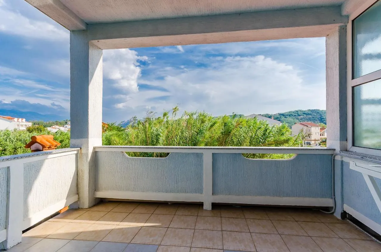 Apartments Rajka Lopar