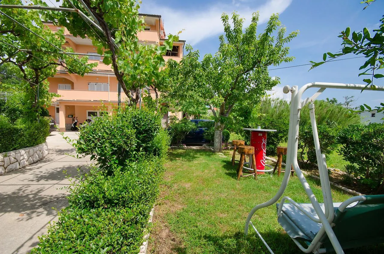 Apartments Rajka Lopar 0*,