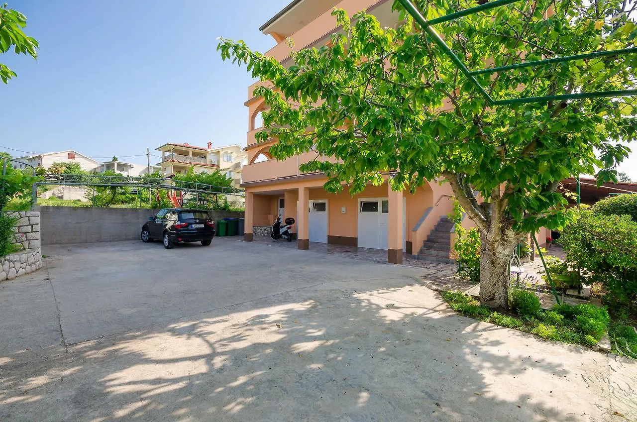 Apartments Rajka Lopar
